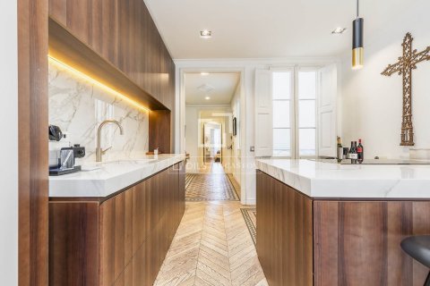 Купить квартиру в Барселона, Испания с 3 спальни, 133м², № 7157 - фото 12