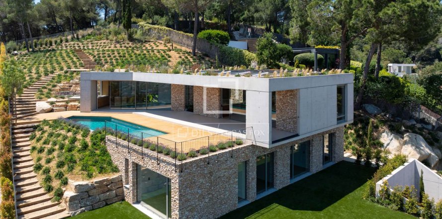 Villa de 5 dormitorios en venta en Cabrils, Barcelona, Cataluña, Spain № 7155