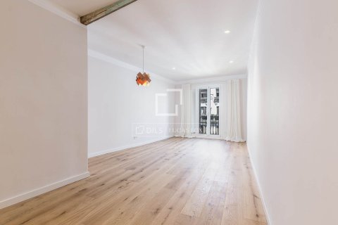 Apartamento de 2 dormitorios en venta en Barcelona, Cataluña, Spain № 3977 - foto 3