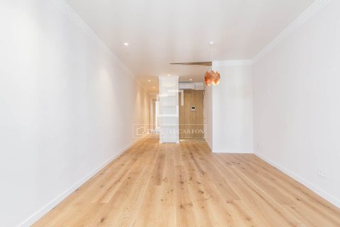 Apartamento de 2 dormitorios en venta en Barcelona, Cataluña, Spain № 3977 - foto 10