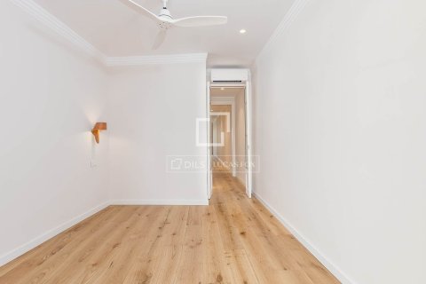 Apartamento de 2 dormitorios en venta en Barcelona, Cataluña, Spain № 3977 - foto 20