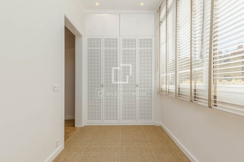 Apartamento de 2 dormitorios en venta en Barcelona, Cataluña, Spain № 3977 - foto 25