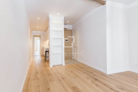 Apartamento de 2 dormitorios en venta en Barcelona, Cataluña, Spain № 3977 - foto 11