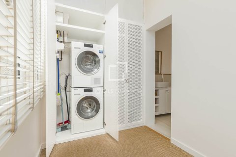 Apartamento de 2 dormitorios en venta en Barcelona, Cataluña, Spain № 3977 - foto 24