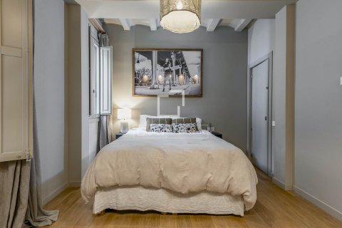 Apartamento de 3 dormitorios en venta en Barcelona, Cataluña, Spain № 3979 - foto 11