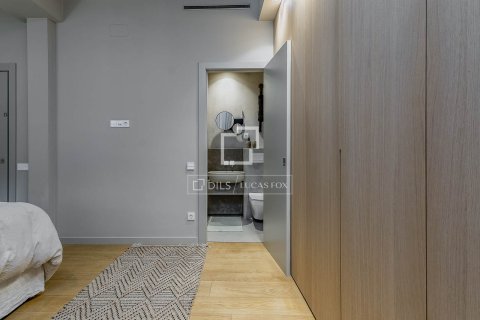 Apartamento de 3 dormitorios en venta en Barcelona, Cataluña, Spain № 3979 - foto 13