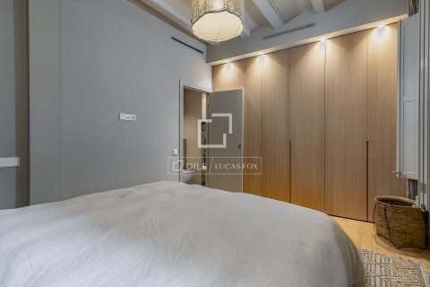 Apartamento de 3 dormitorios en venta en Barcelona, Cataluña, Spain № 3979 - foto 12