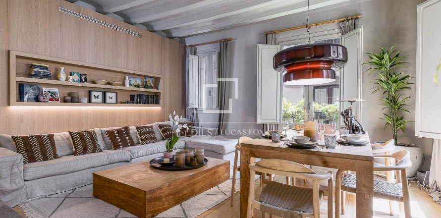 Apartamento de 3 dormitorios en venta en Barcelona, Cataluña, Spain № 3979