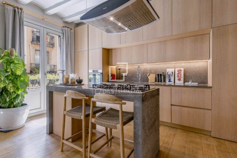 Apartamento de 3 dormitorios en venta en Barcelona, Cataluña, Spain № 3979 - foto 7