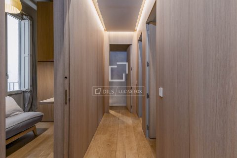 Apartamento de 3 dormitorios en venta en Barcelona, Cataluña, Spain № 3979 - foto 23