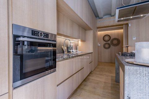 Apartamento de 3 dormitorios en venta en Barcelona, Cataluña, Spain № 3979 - foto 9
