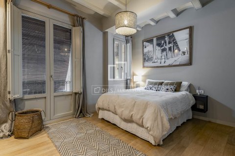 Apartamento de 3 dormitorios en venta en Barcelona, Cataluña, Spain № 3979 - foto 10