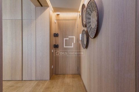 Apartamento de 3 dormitorios en venta en Barcelona, Cataluña, Spain № 3979 - foto 27