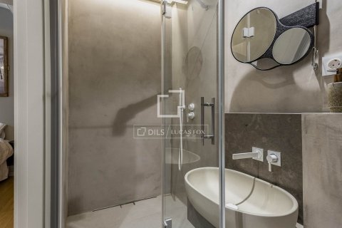 Apartamento de 3 dormitorios en venta en Barcelona, Cataluña, Spain № 3979 - foto 15