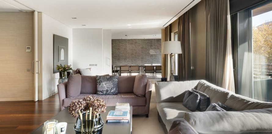 6 chambres apartment à vendre à Barcelona, Catalonia, Spain № 1539