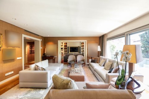 5 bedrooms apartment for sale in Barcelona, Catalonia, Spain № 1540