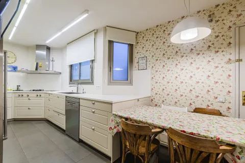 4 bedrooms apartment for sale in Barcelona, Catalonia, Spain № 1638 - photo 9