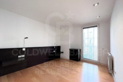 Apartamento de 3 dormitorios en venta en Barcelona, Cataluña, Spain № 5905 - foto 11