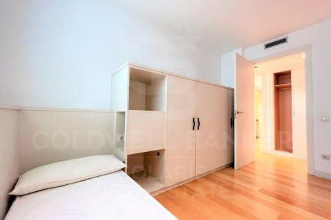 Apartamento de 3 dormitorios en venta en Barcelona, Cataluña, Spain № 5905 - foto 16