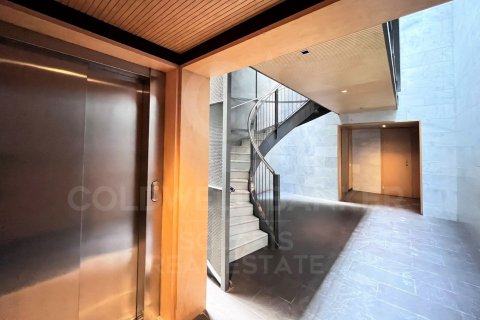 Apartamento de 3 dormitorios en venta en Barcelona, Cataluña, Spain № 5905 - foto 2