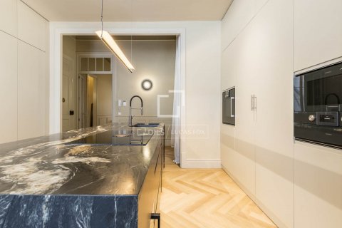 3 bedrooms apartment for sale in Barcelona, Catalonia, Spain № 9023 - photo 14