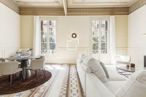 3 bedrooms apartment for sale in Barcelona, Catalonia, Spain № 9023 - photo 2