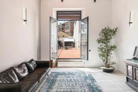 4 bedrooms apartment for sale in Barcelona, Catalonia, Spain № 9025 - photo 2