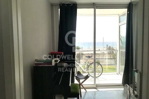 Apartamento de 3 dormitorios en venta en Barcelona, Cataluña, Spain № 7940 - foto 3