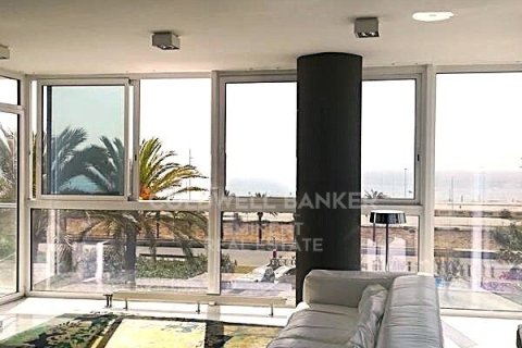 Apartamento de 3 dormitorios en venta en Barcelona, Cataluña, Spain № 7940
