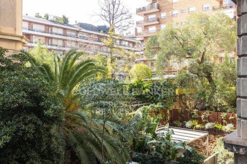 Купить квартиру в Барселона, Испания с 5 спален, 224м², № 7942 - фото 30