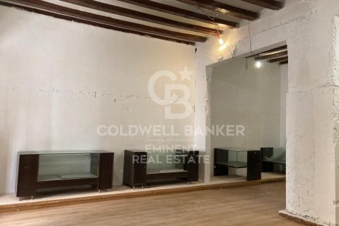 Apartamento de 4 dormitorios en venta en Barcelona, Cataluña, Spain № 7941 - foto 10