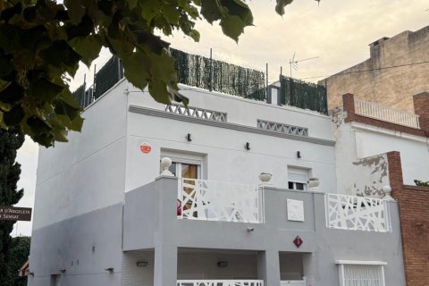 4 bedrooms townhouse for sale in Reus, Tarragona, Catalonia, Spain № 8975