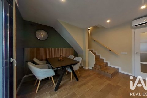 4 bedrooms townhouse for sale in Reus, Tarragona, Catalonia, Spain № 8975 - photo 11