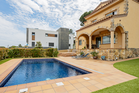 4 bedrooms villa for sale in Lloret de Mar, Girona, Catalonia, Spain № 8974 - photo 13
