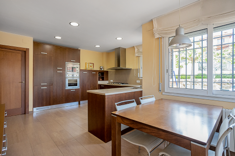 4 bedrooms villa for sale in Lloret de Mar, Girona, Catalonia, Spain № 8974 - photo 26