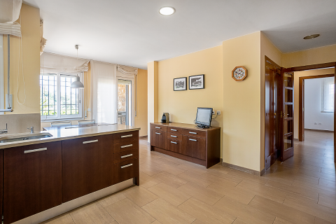 4 bedrooms villa for sale in Lloret de Mar, Girona, Catalonia, Spain № 8974 - photo 17