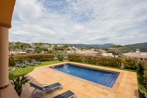 4 bedrooms villa for sale in Lloret de Mar, Girona, Catalonia, Spain № 8974 - photo 4
