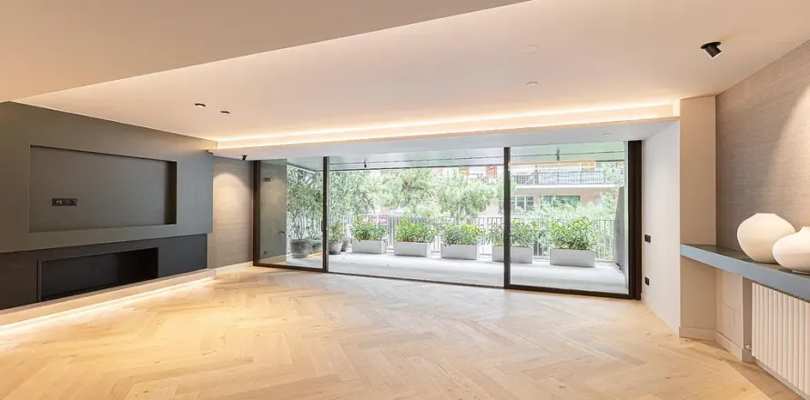 4 bedrooms apartment for sale in Barcelona, Catalonia, Spain № 1781