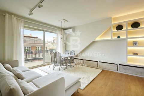 Apartamento de 2 dormitorios en venta en Barcelona, Cataluña, Spain № 5624 - foto 4