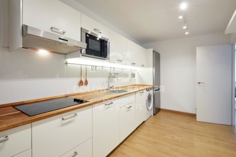 Apartamento de 2 dormitorios en venta en Barcelona, Cataluña, Spain № 5624 - foto 13