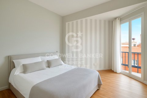 Apartamento de 2 dormitorios en venta en Barcelona, Cataluña, Spain № 5624 - foto 14