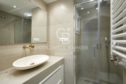 Apartamento de 2 dormitorios en venta en Barcelona, Cataluña, Spain № 5624 - foto 23