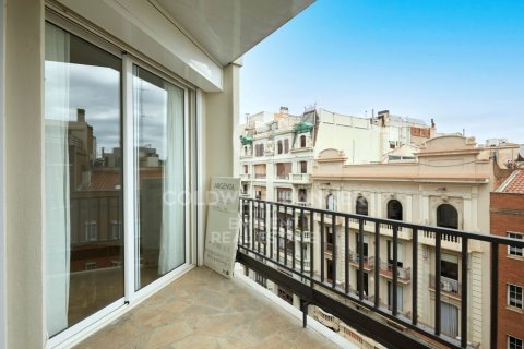 Apartamento de 2 dormitorios en venta en Barcelona, Cataluña, Spain № 5624 - foto 27