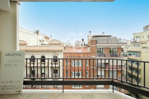Apartamento de 2 dormitorios en venta en Barcelona, Cataluña, Spain № 5624 - foto 24