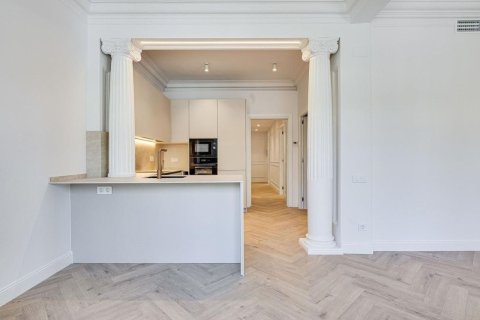 Apartamento de 3 dormitorios en venta en Barcelona, Cataluña, Spain № 8131 - foto 11