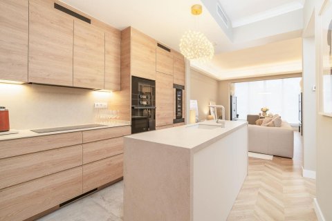3 bedrooms apartment for sale in Barcelona, Catalonia, Spain № 8130 - photo 13