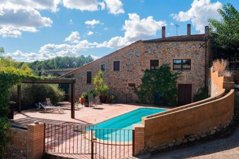 12 bedrooms house for sale in Catalonia, Spain № 8129
