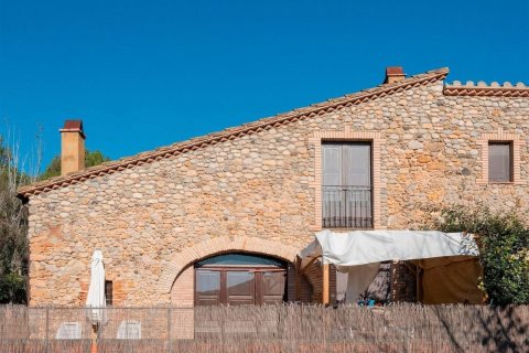 12 bedrooms house for sale in Catalonia, Spain № 8129 - photo 3