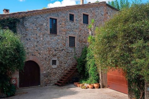12 bedrooms house for sale in Catalonia, Spain № 8129 - photo 12