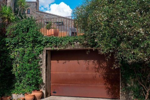 12 bedrooms house for sale in Catalonia, Spain № 8129 - photo 11